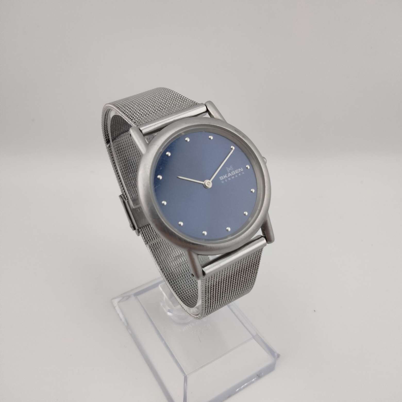I Like Mikes Mid Century Modern Watches Skagen Men's Silver Tone Watch, Round Blue Metallic Dial, Mesh Strap