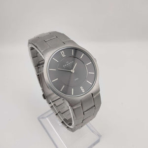I Like Mikes Mid Century Modern Watches Skagen Men's Silver Tone Watch, Round Dial, Bracelet Strap