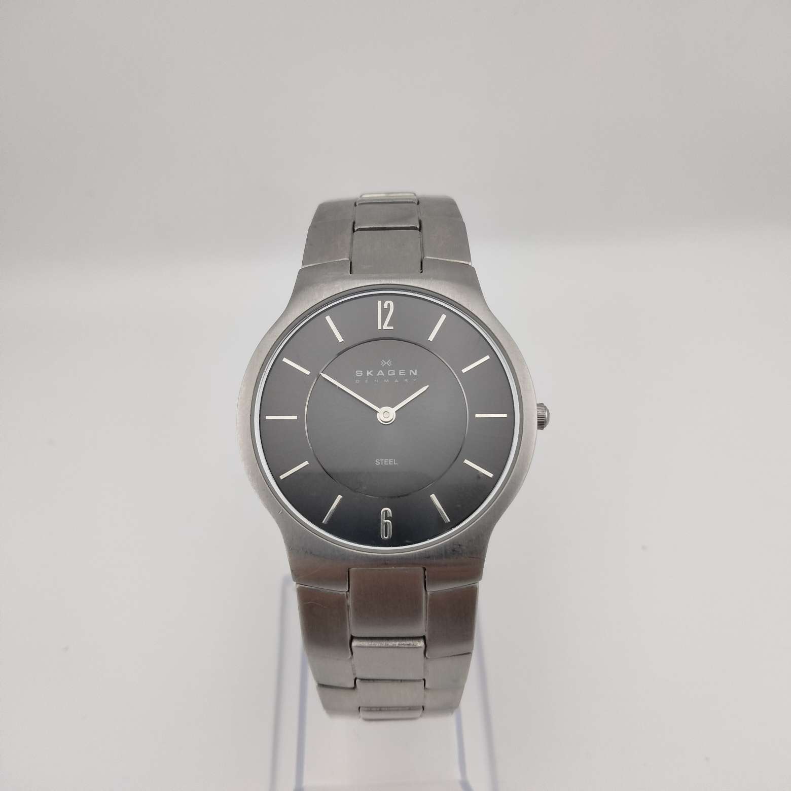 I Like Mikes Mid Century Modern Watches Skagen Men's Silver Tone Watch, Round Dial, Bracelet Strap