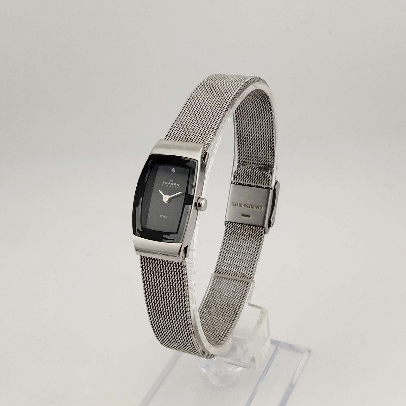 Skagen Stainless Steel Mesh Watch (Unisex) 238907739?fmt=auto&$background  main image 3