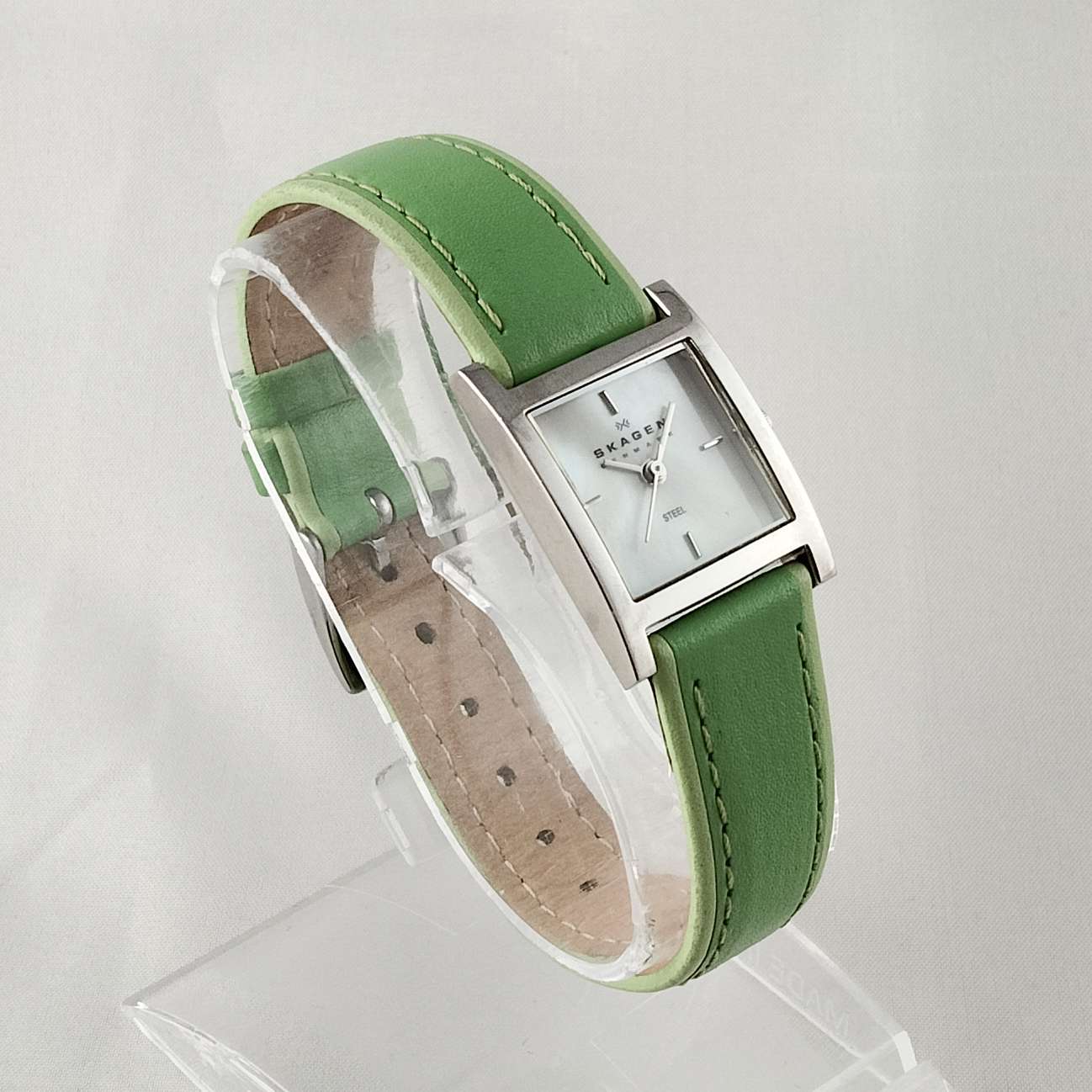 Skagen Light Green Genuine Leather Denmark Square Mother of Pearl Watch Skagen Denmark Steel Mother of Pearl Silver Case Black  main image 4
