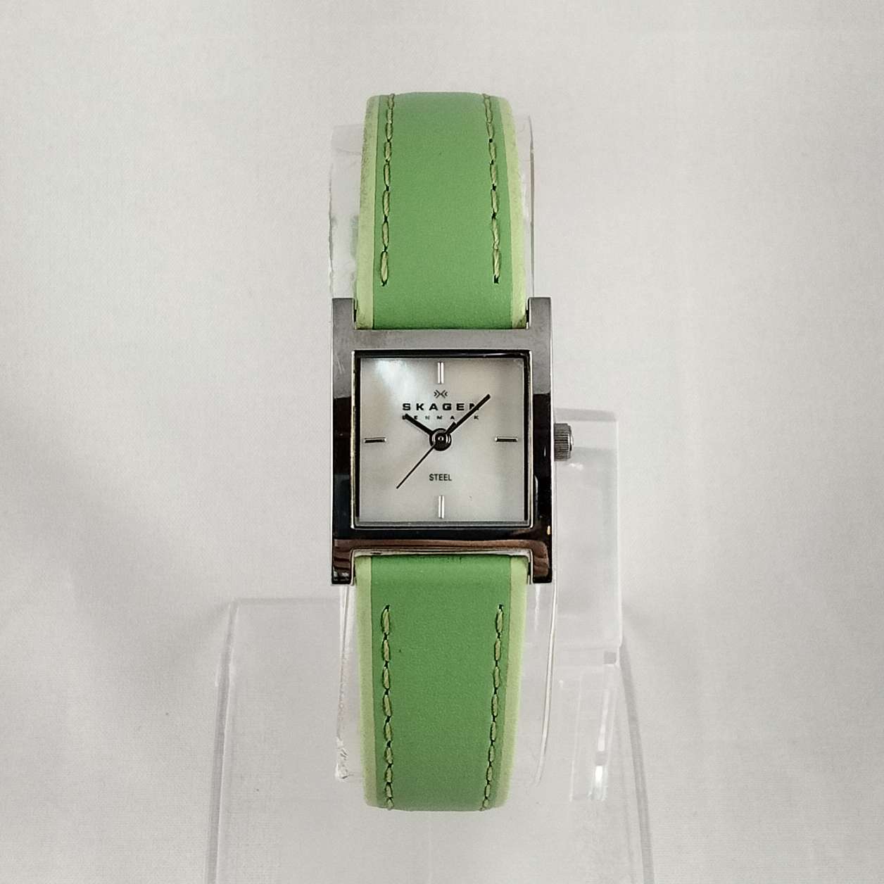 Skagen Unisex Watch, Mother of Pearl Dial, Green Genuine  display picture 2