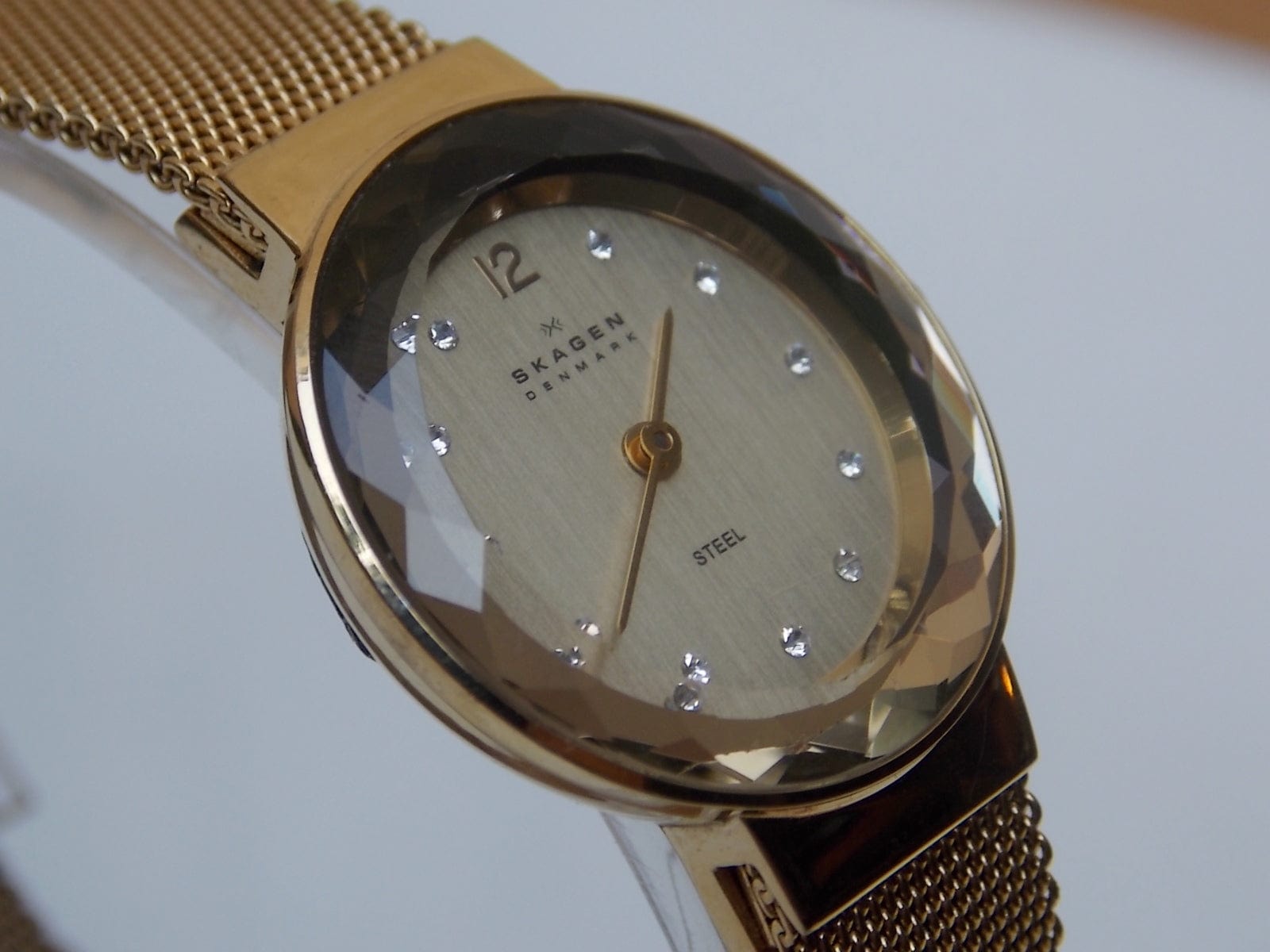 I Like Mikes Mid Century Modern Watches Skagen Women's Goldtone Round Gold Dial Jewel Number Markers Facet Cut Border Mesh Band