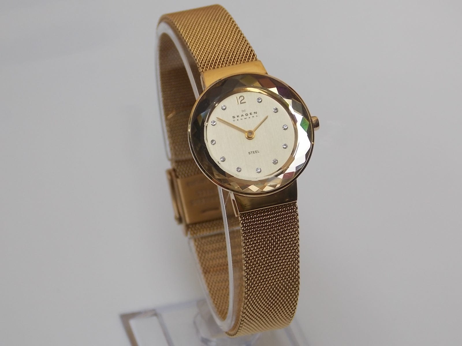 I Like Mikes Mid Century Modern Watches Skagen Women's Goldtone Round Gold Dial Jewel Number Markers Facet Cut Border Mesh Band