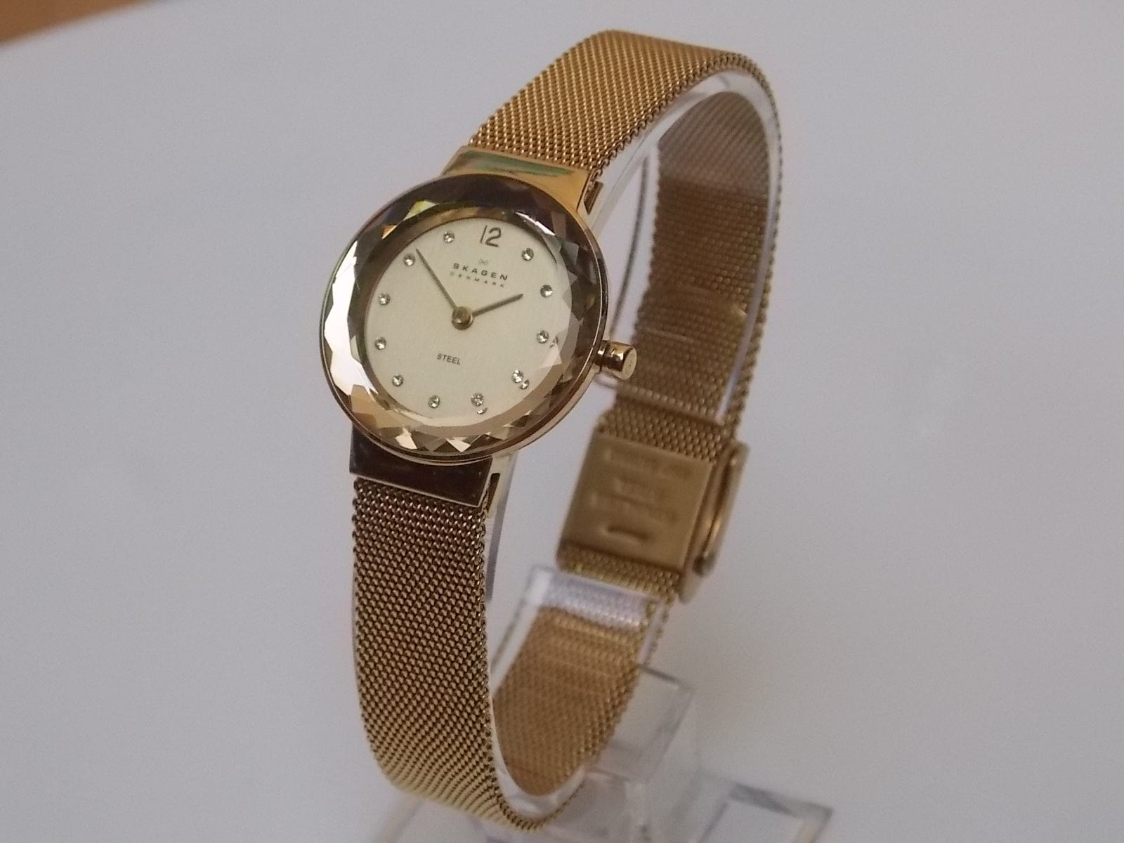 I Like Mikes Mid Century Modern Watches Skagen Women's Goldtone Round Gold Dial Jewel Number Markers Facet Cut Border Mesh Band