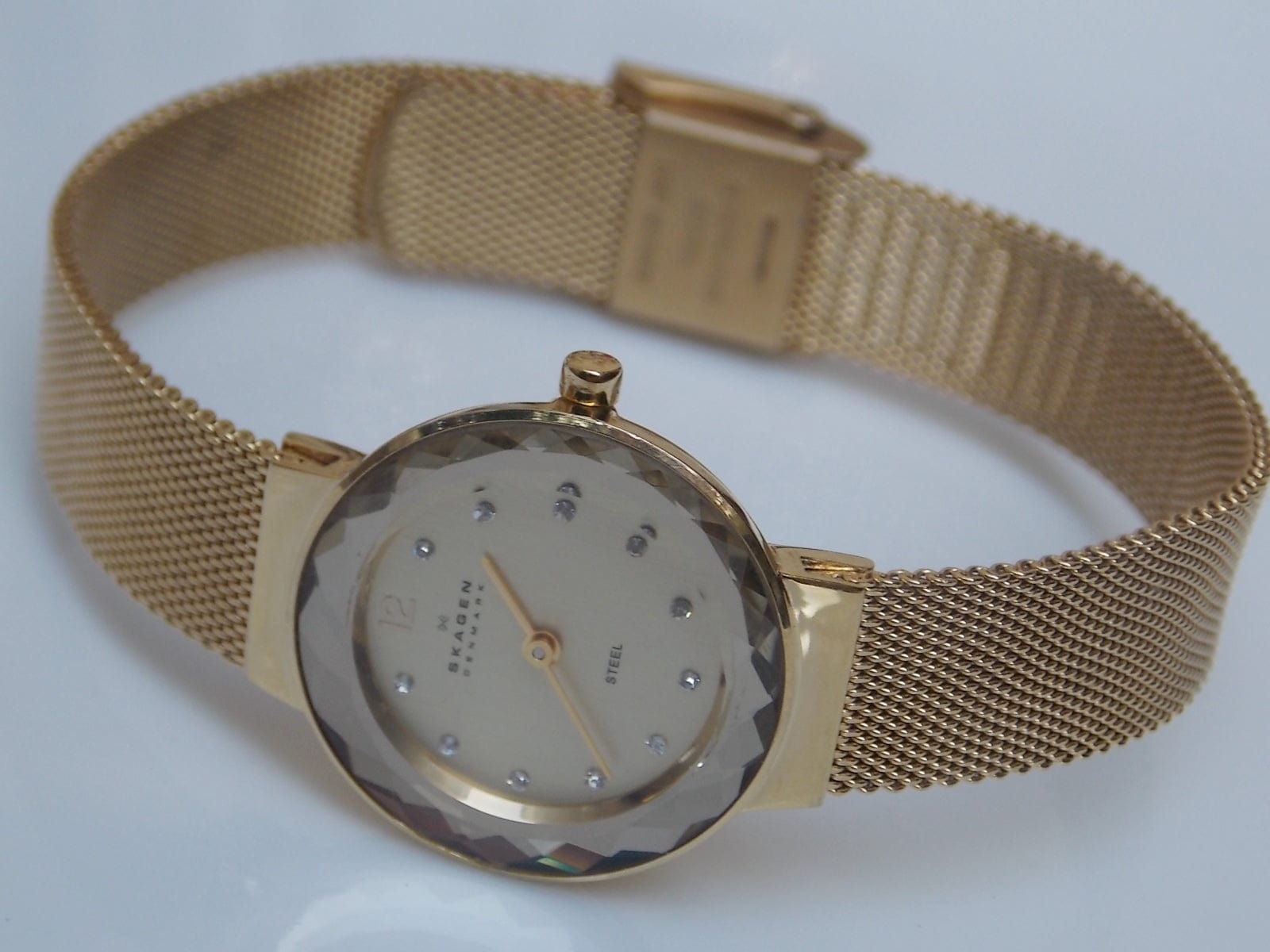 I Like Mikes Mid Century Modern Watches Skagen Women's Goldtone Round Gold Dial Jewel Number Markers Facet Cut Border Mesh Band