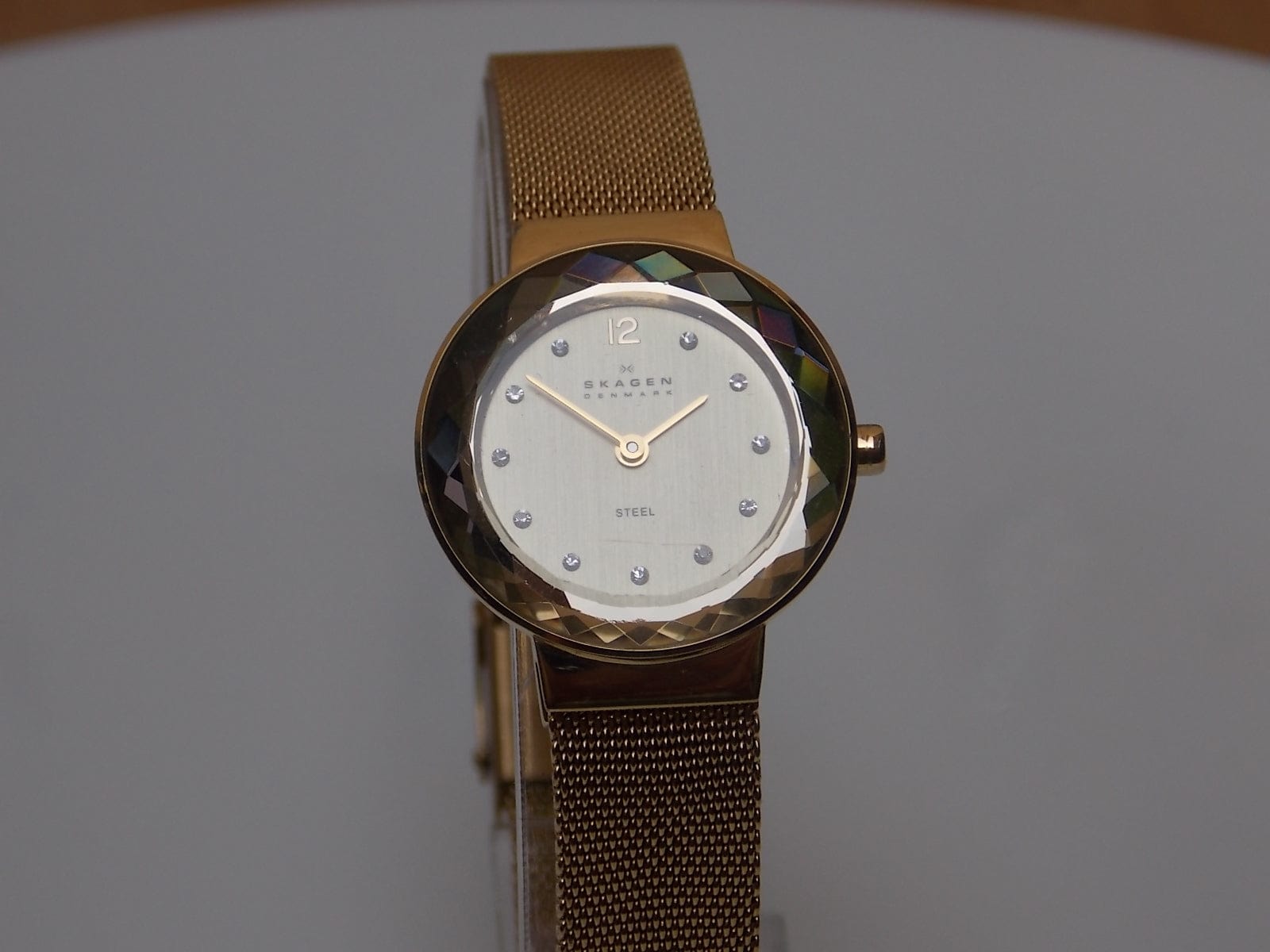 I Like Mikes Mid Century Modern Watches Skagen Women's Goldtone Round Gold Dial Jewel Number Markers Facet Cut Border Mesh Band