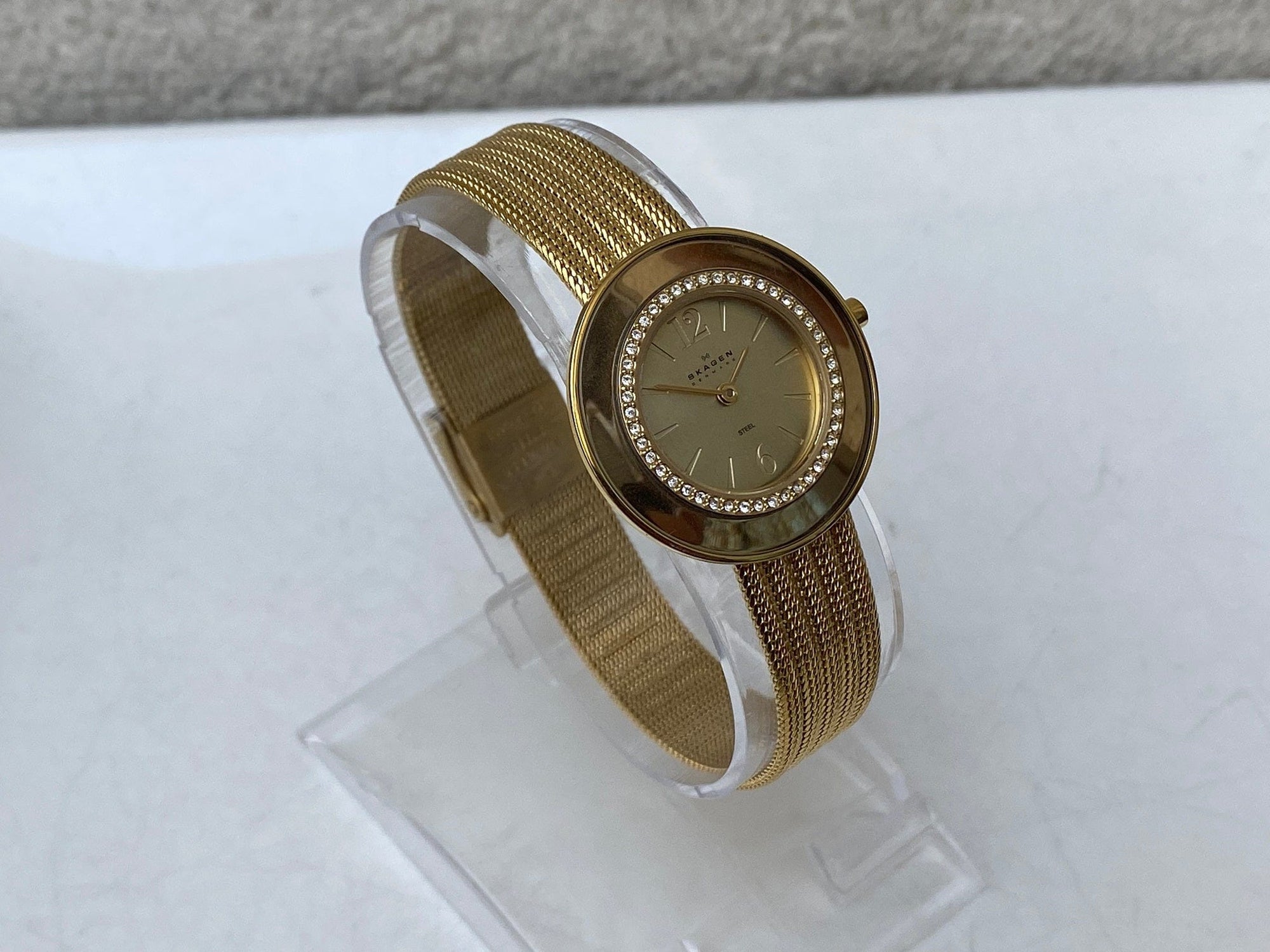 I Like Mikes Mid Century Modern Watches Skagen Women's Goldtone Round Gold Dial Jeweled Border Gold Mesh Band