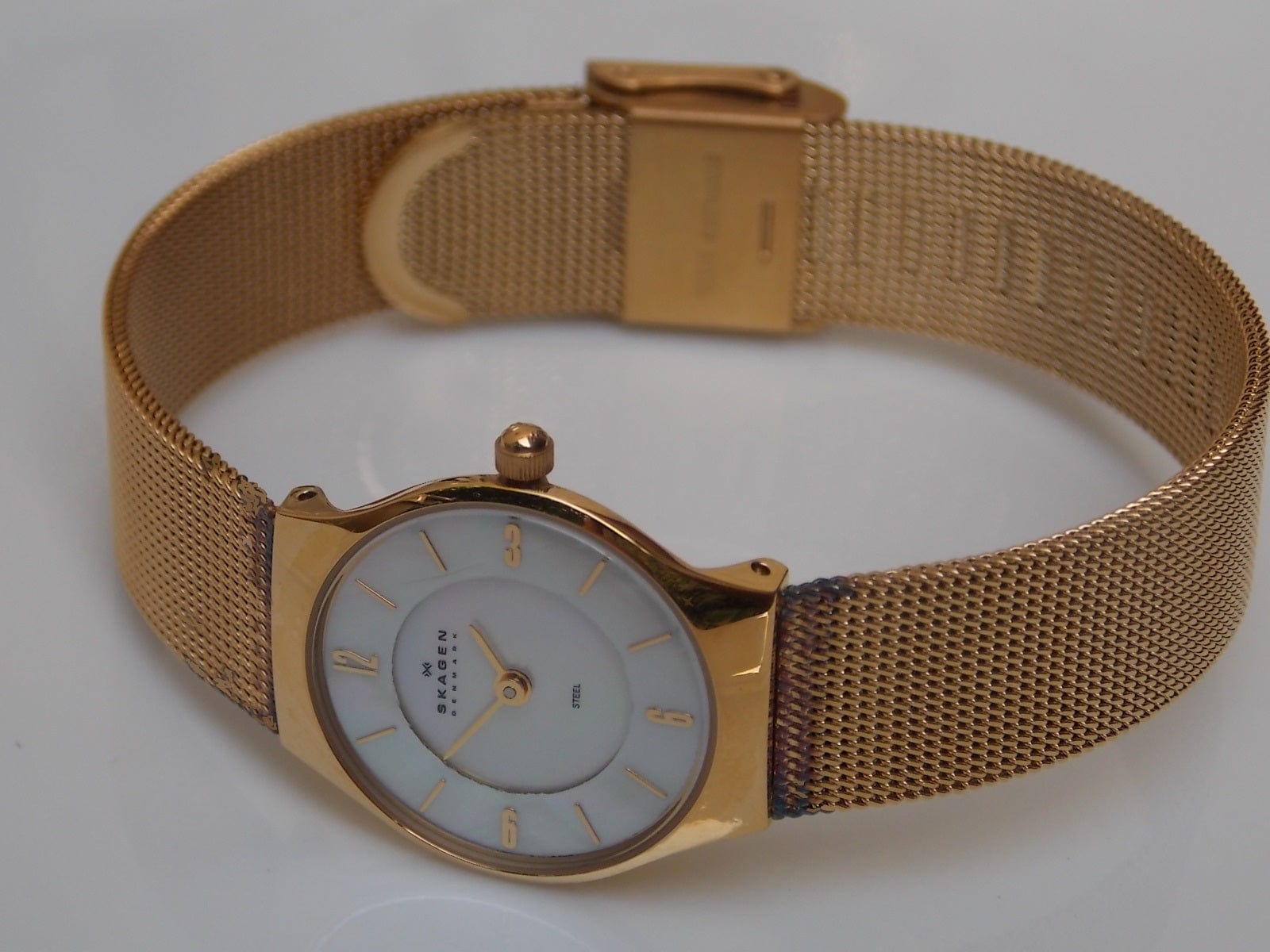 I Like Mikes Mid Century Modern Watches Skagen Women's Goldtone Round Mother of Pearl Dial Mesh Band