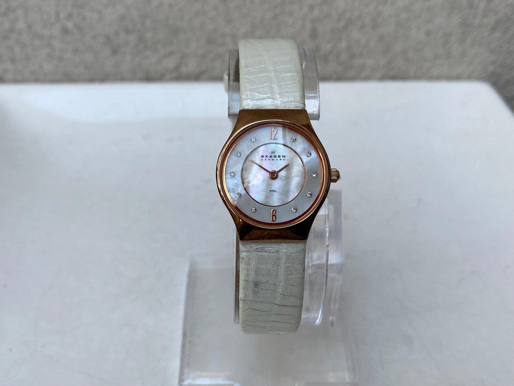 I Like Mikes Mid Century Modern Watches Skagen Women's Rose Gold Tone Round Watch Mother of Pearl Dial White Leather Band