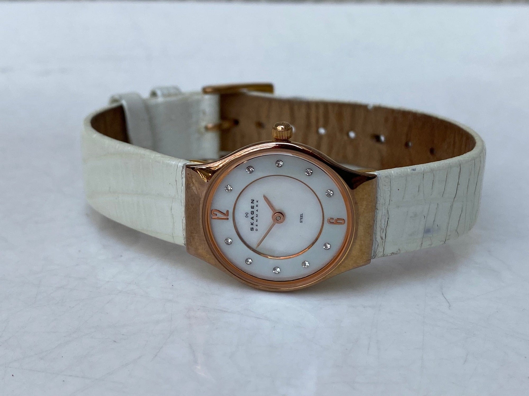 I Like Mikes Mid Century Modern Watches Skagen Women's Rose Gold Tone Round Watch Mother of Pearl Dial White Leather Band