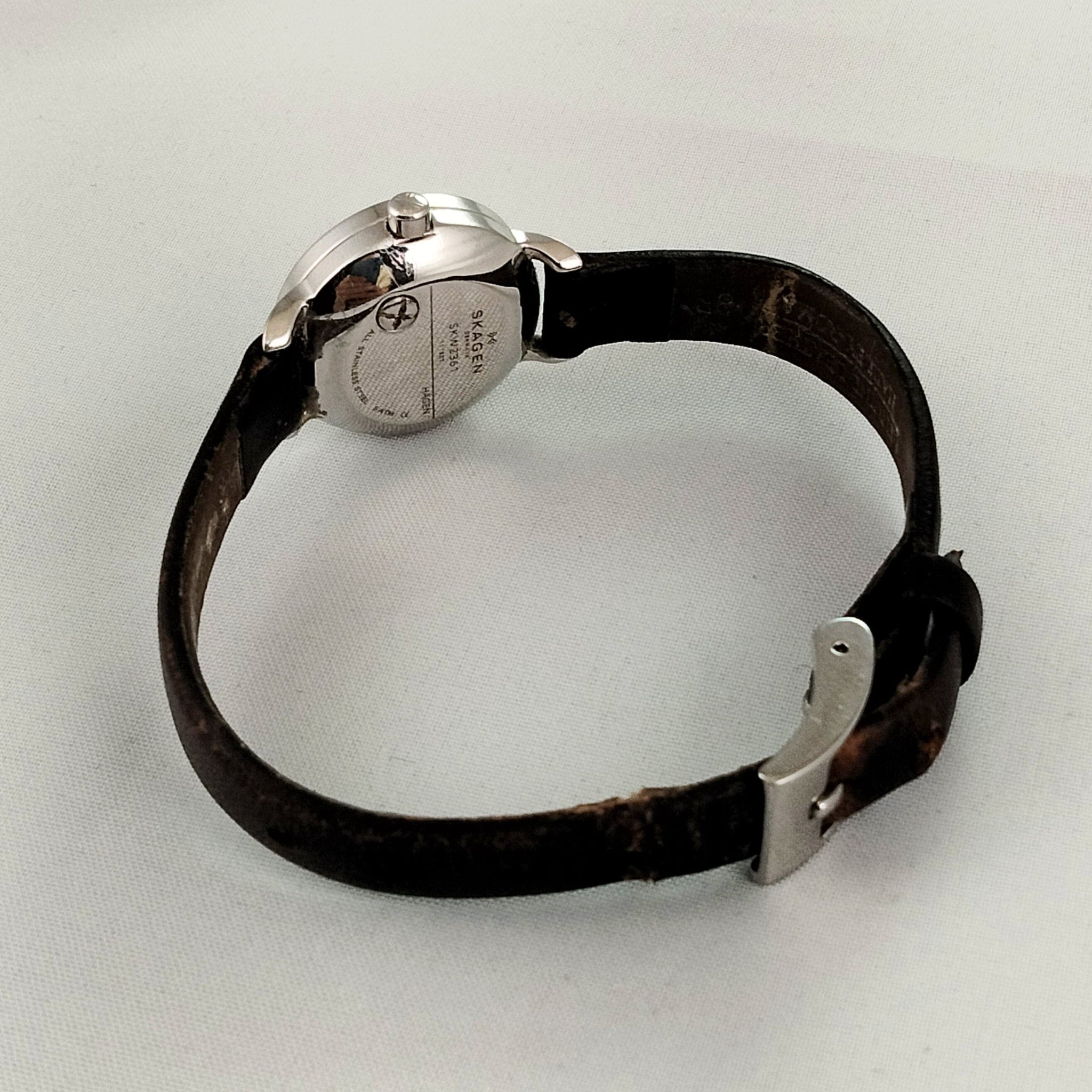 Thin watches sales like skagen