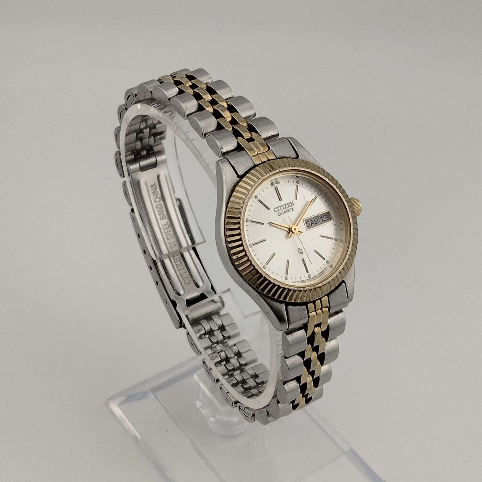 I Like Mikes Mid Century Modern Watches Unisex Citizen Silver Tone Watch, Gold Tone Accents, Round Dial, Date and Day, Link Strap